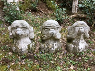 三神猿の像