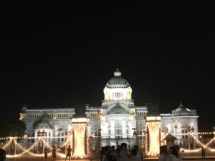 アナンタ・サマコム宮殿