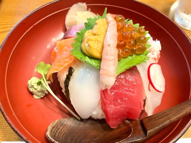 てんこもり(海鮮丼)