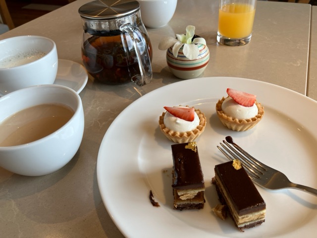 ケーキと飲み物